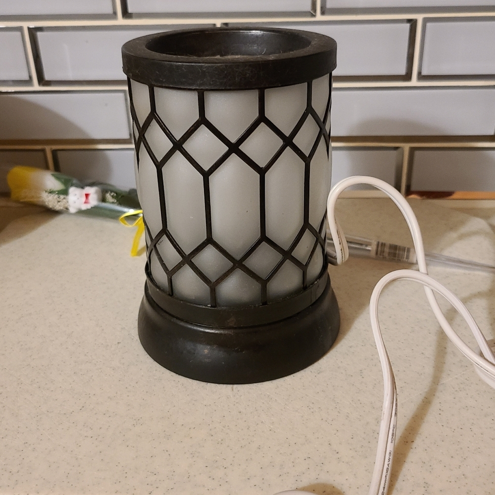 Elegant Black and White Candle Warmer For Sale